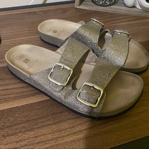 White mountain sandals